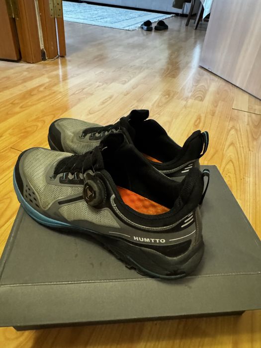 Трэкинговые кроссовки Humtto