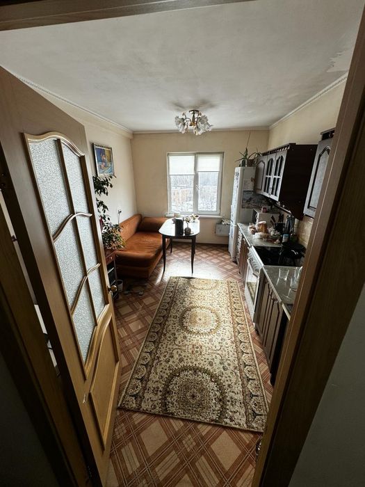 Продам квартиру  на Серикбаева 23