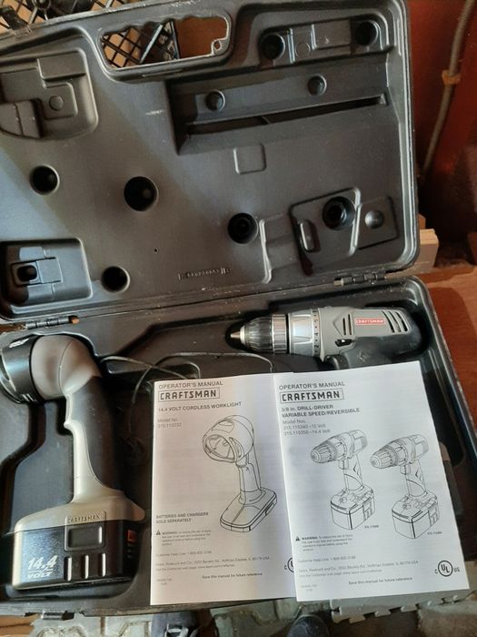 Set mașină înșurubat și lanterna de lucru, americane