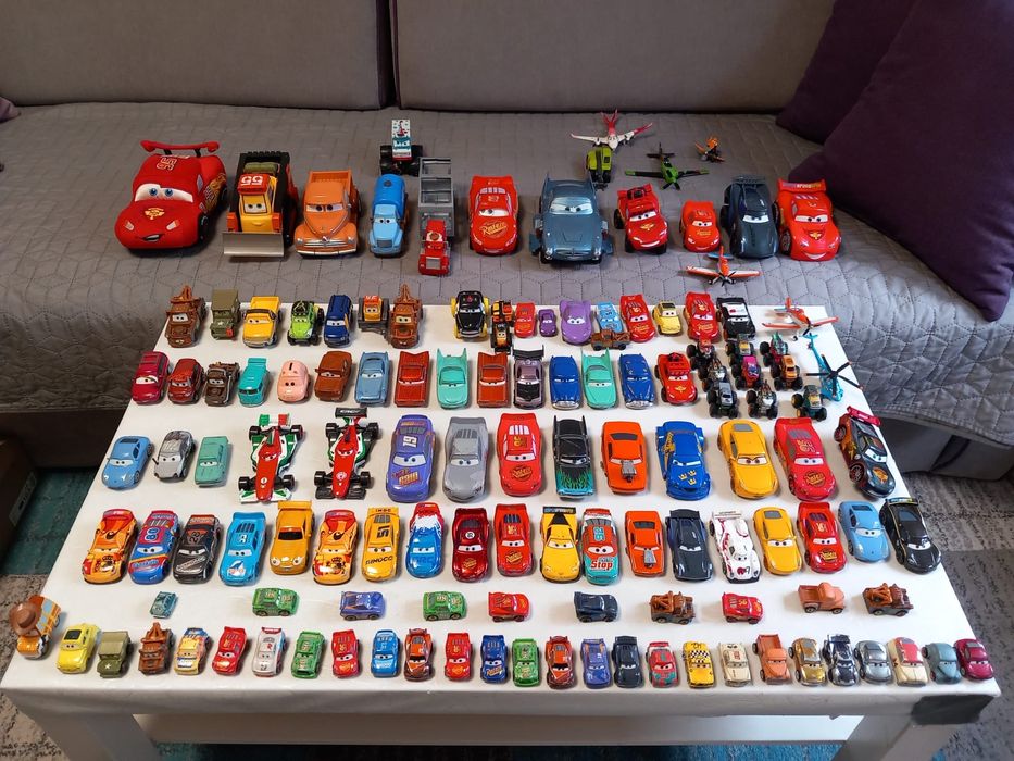 Mașinuțe Disney Cars.  Metal/ Plastic. Fulger MC Queen. Dinoco.