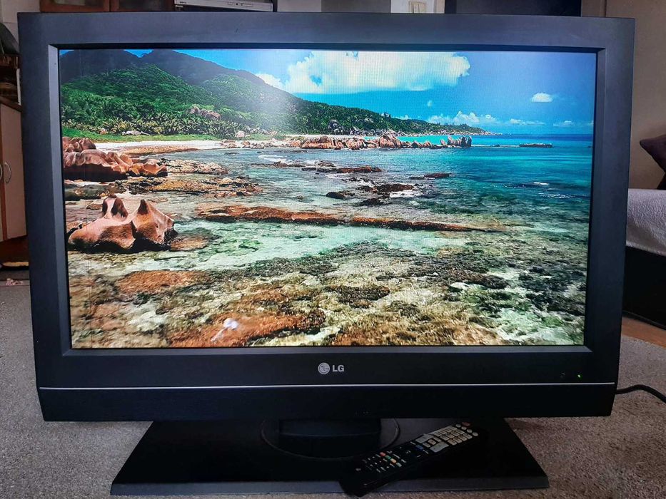 Телевизор LCD LG 32