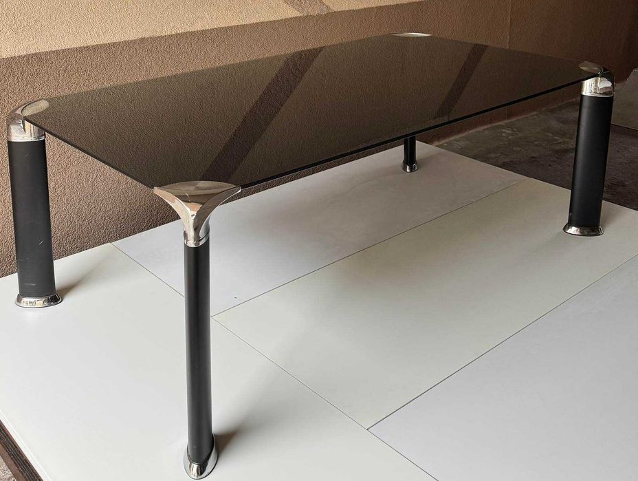 Стъклена холна маса