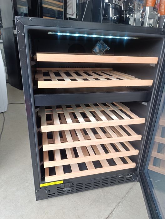 Нова!!!  Хладилна Витрина FRILEC за вино 44 бутилки