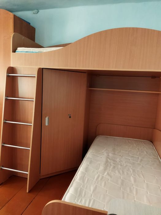 Продам кровать двухярусная