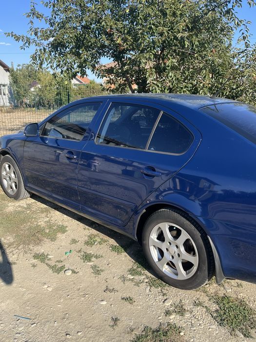 Vând Skoda Octavia 1.6 benzina