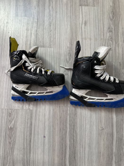 Продам коньки Bauer