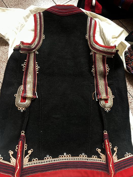 Автентична македонска носия със сърма от Кичево и Поречие