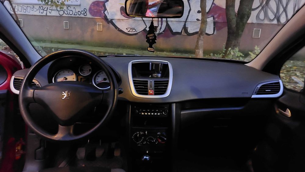 Peugeot 207 2008 benzină, 2.300 € — imagine 4