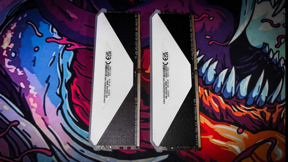RAM Памет Corsair VENGEANCE RGB WHITE RT 16GB (2x8GB) DDR4 3600MHz