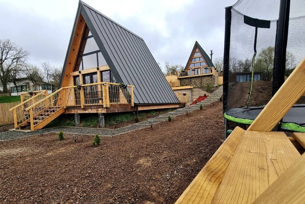 Realizam Case, Cabane stil A-Frame,