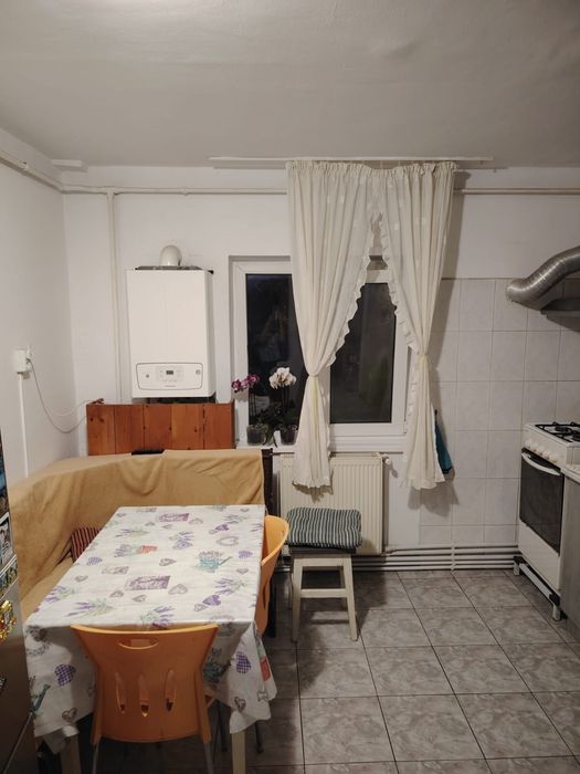 Inchiriez apartament 2 camere