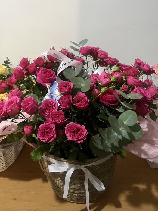 Цветы  с корзине