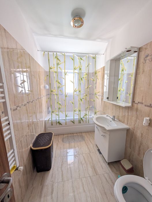 Apartament de închiriat strada Eroilor