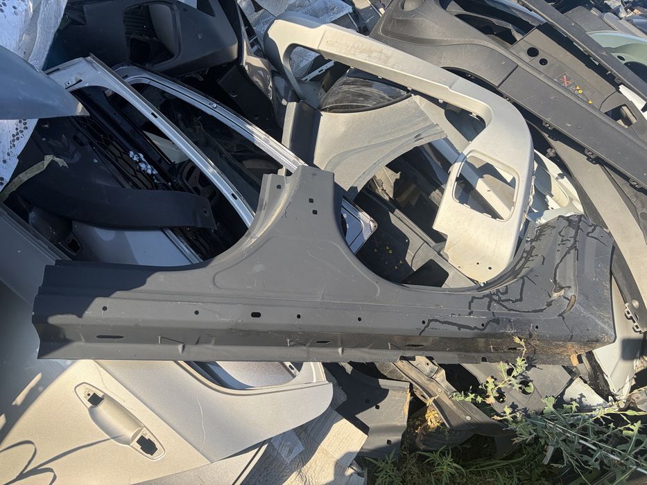 Prag Dacia Sandero Stepway stanga an 2021/2022/2023/2024/2025/2026