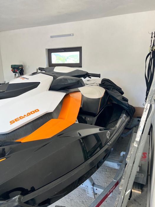 Vand sau schimb Skijet  GTR 215 cu 300