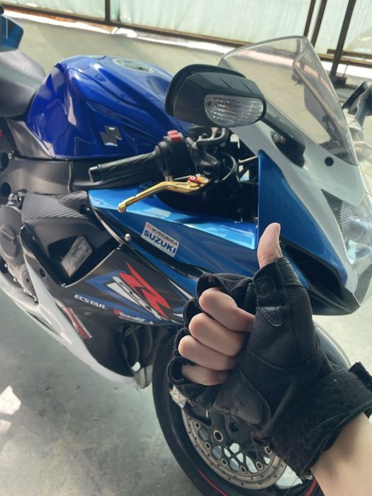 Suzuki gsxr 600 nasiya bor naxtga kelishamiz
