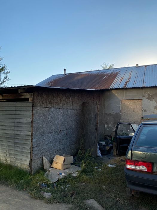 Земелный дом на строй материалы