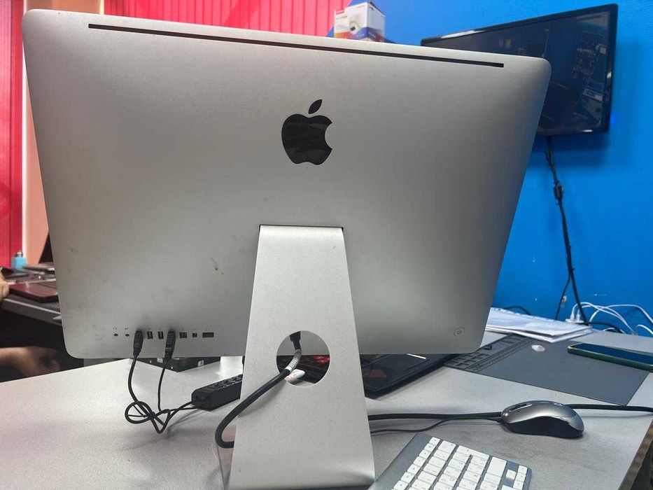 Apple iMac 21.5 inch Late 2009