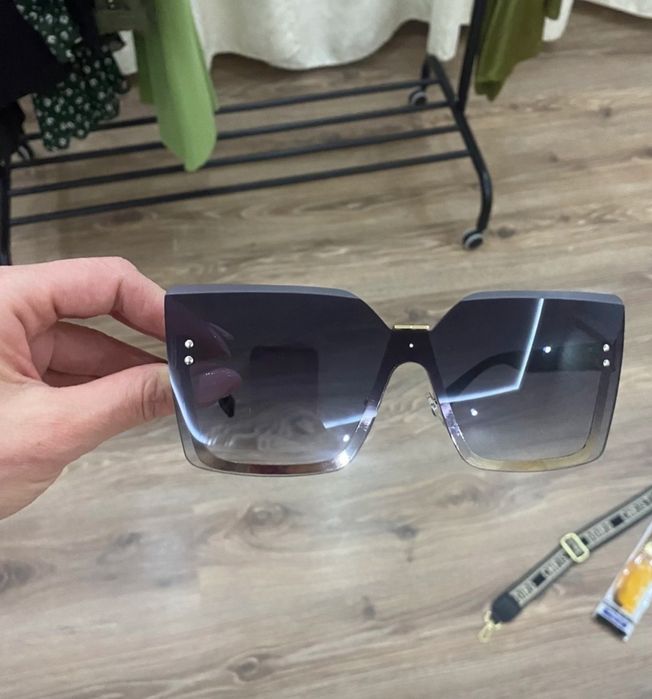 Очки солнцезащитные