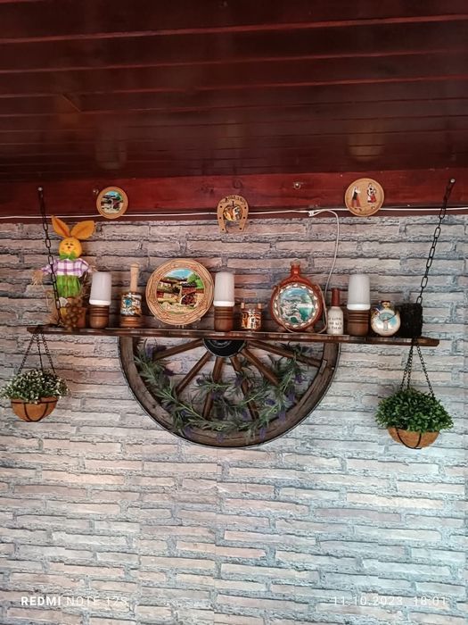 Рафт лампи с  колела от каруца с ръчно изработени дървени чашки