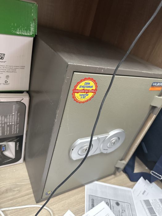 Продам железный сейф