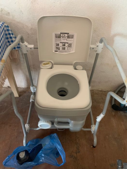 Преносима Химическа тоалетна НОВА + два препарата