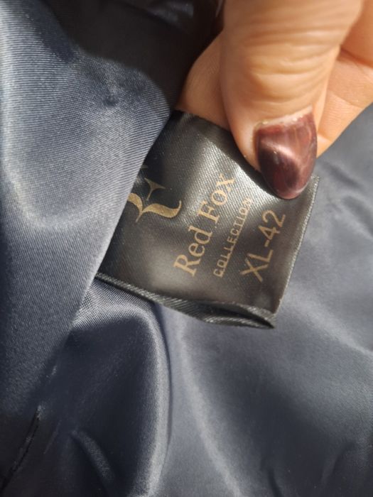 Vind vesta dama îmbrăcată de 2 ori