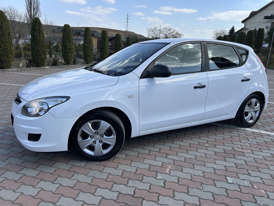 -Hyundai i30 facelift-1.4benzina-109cai-euro4-2010-germania adusa-