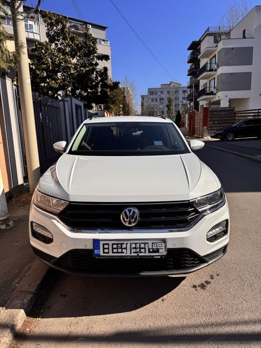 T-ROC , 56500 km REALI, primul propietar, istoric 100% curat, economic, ingrijit impecabil