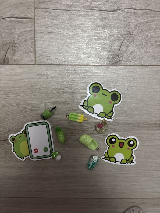 Висулки и стикери