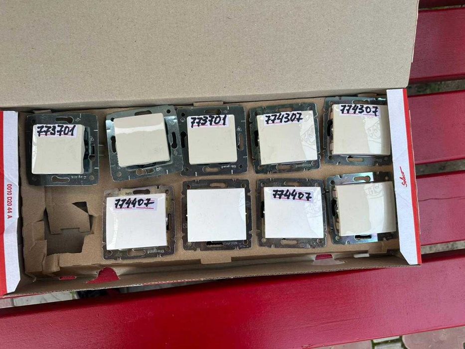 Разетки включатели