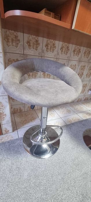 scaune bar retapitate