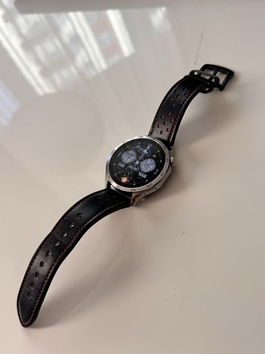 Huawei Watch GT 4 – folosit – stare bună, urme normale de utilizare