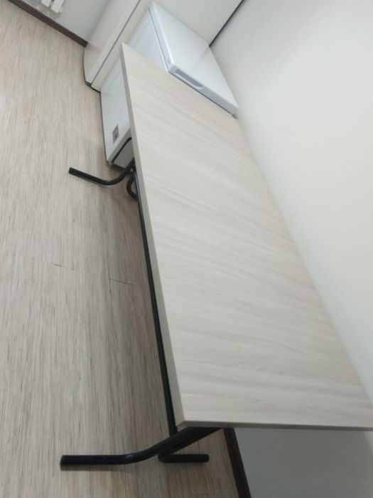 Продам стол в отличном состоянии. Город Актобе.