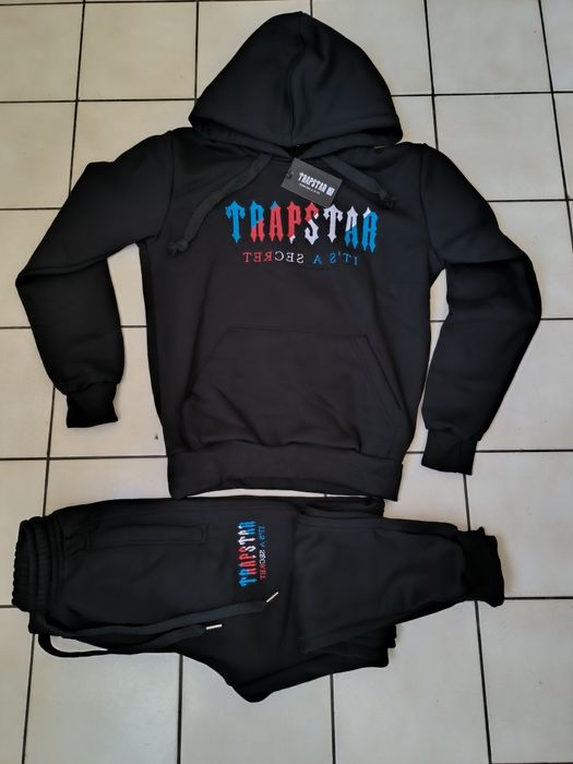 Тийнейджърски ВАТИРАН черен екип TRAPSTAR или тениска TRAPSTAR