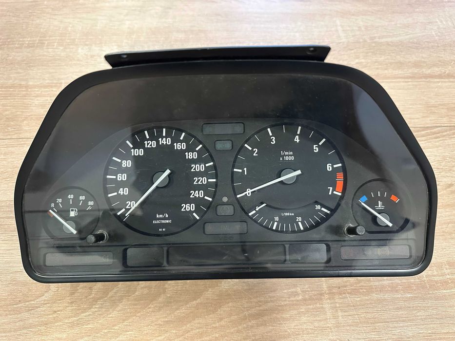 Части за BMW E30 E32 E34 E36 E38 E39 E46 Волани Сервотроник Къпхолдери