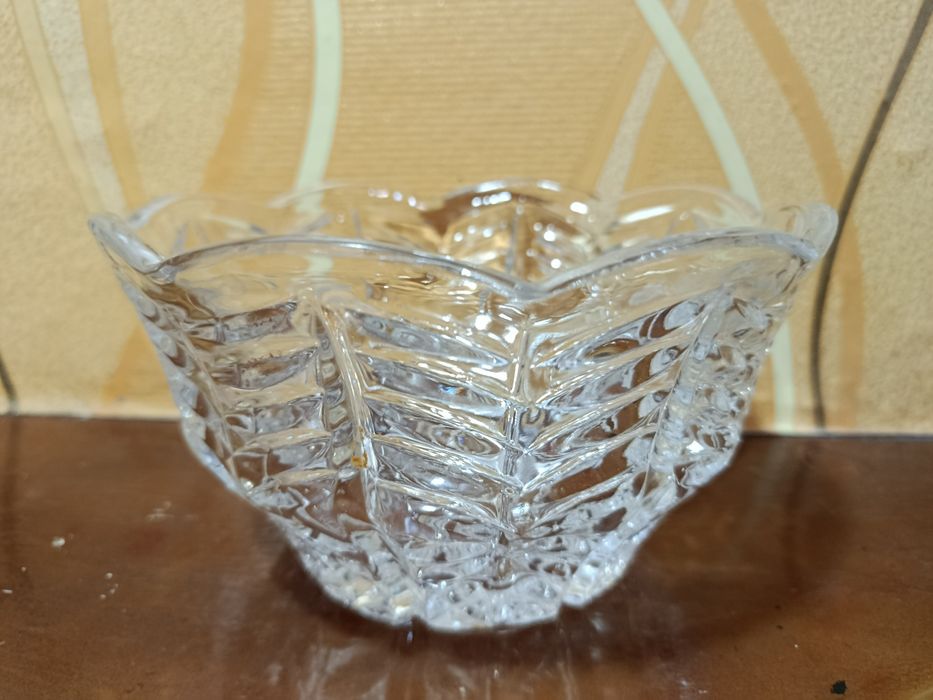 Хрустальная ваза