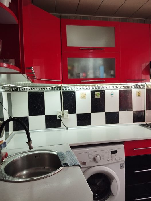 Квартира сотилади. 3-хонали