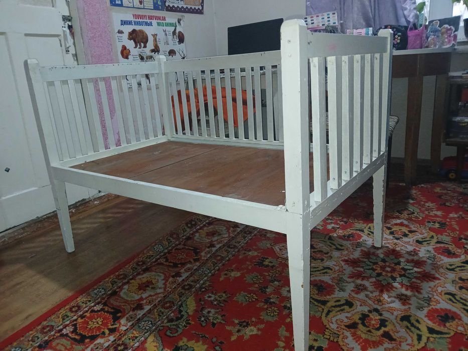 Детская кроватка