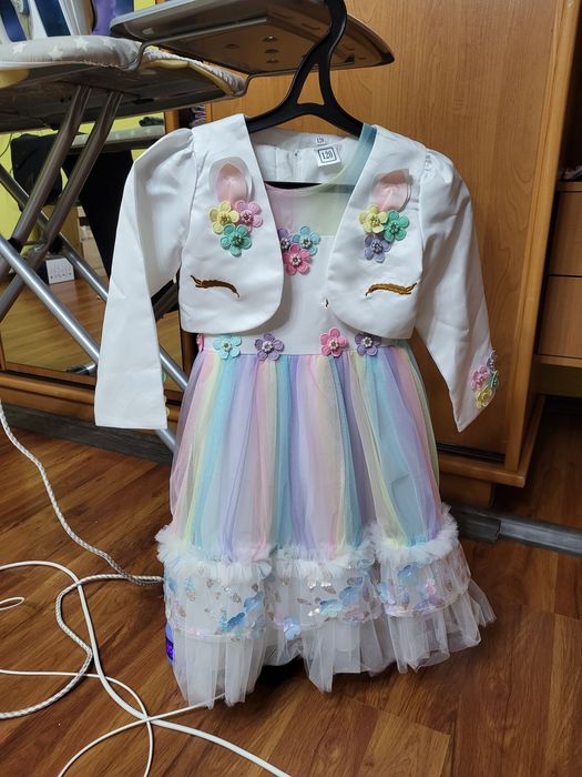 Продам платье единорожки на девочку рост 120