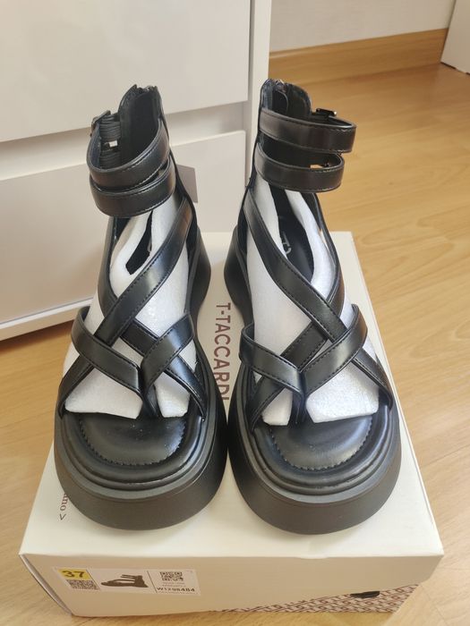 Новые босоножки 37