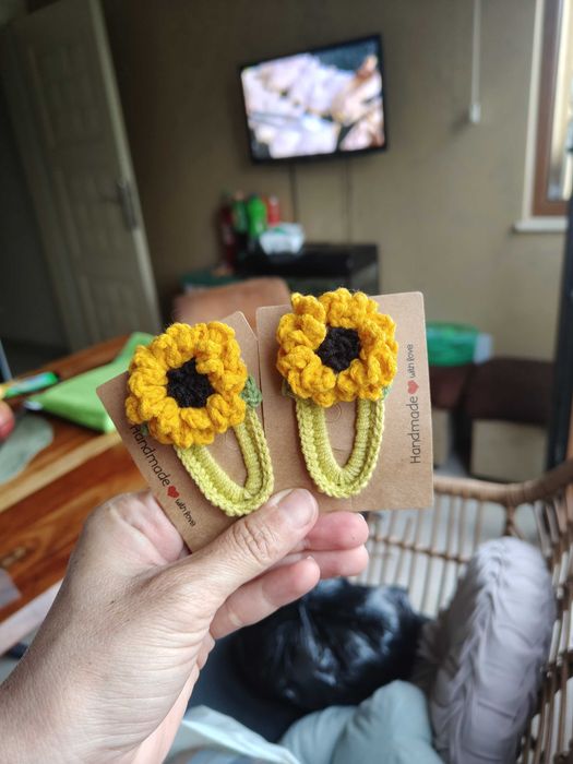 Ръчно плетени детски фиби