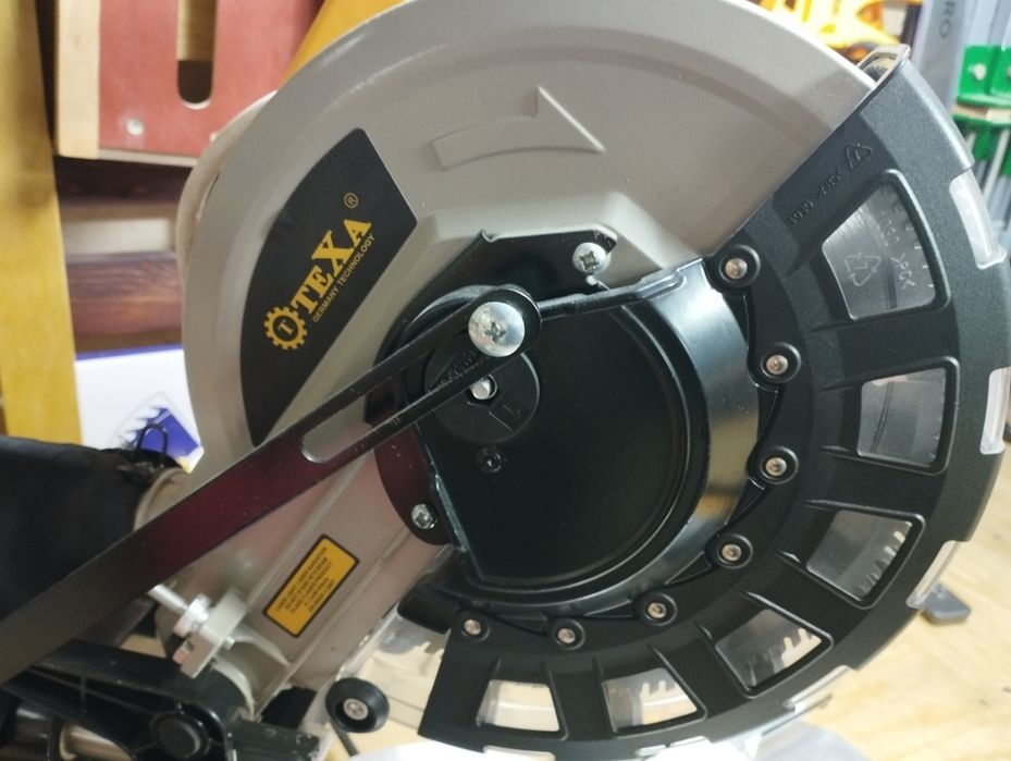 Продам торцовочную пилу с протяжкой б/у