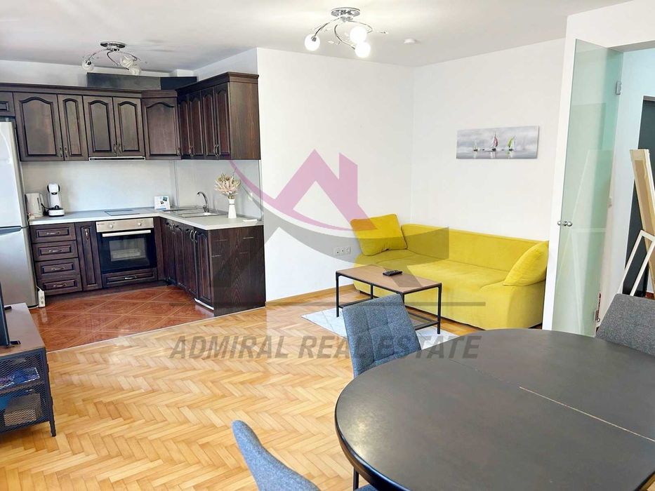 Дава се под наем Тристаен апартамент в Варна, Център - 86 кв.м за 800 € - Снимка #1