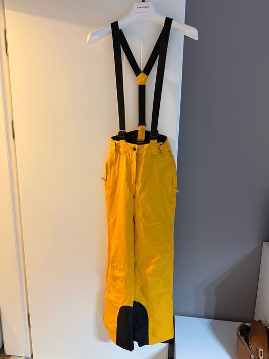 Ски екип ,плюс каска и очила