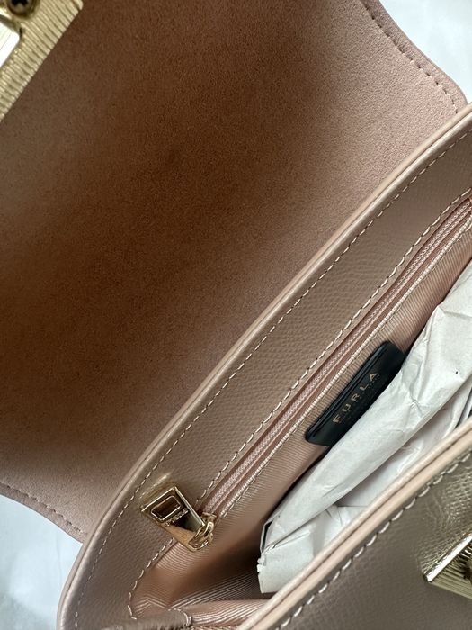 Чисто нова чанта Furla 1927 в бежов цвят