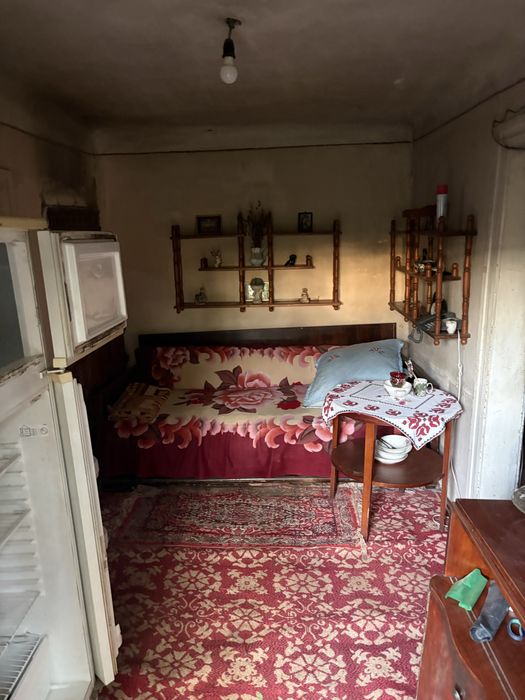Teren si casa de vanzare