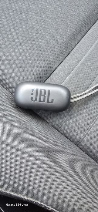 Casti JBL ca si noi