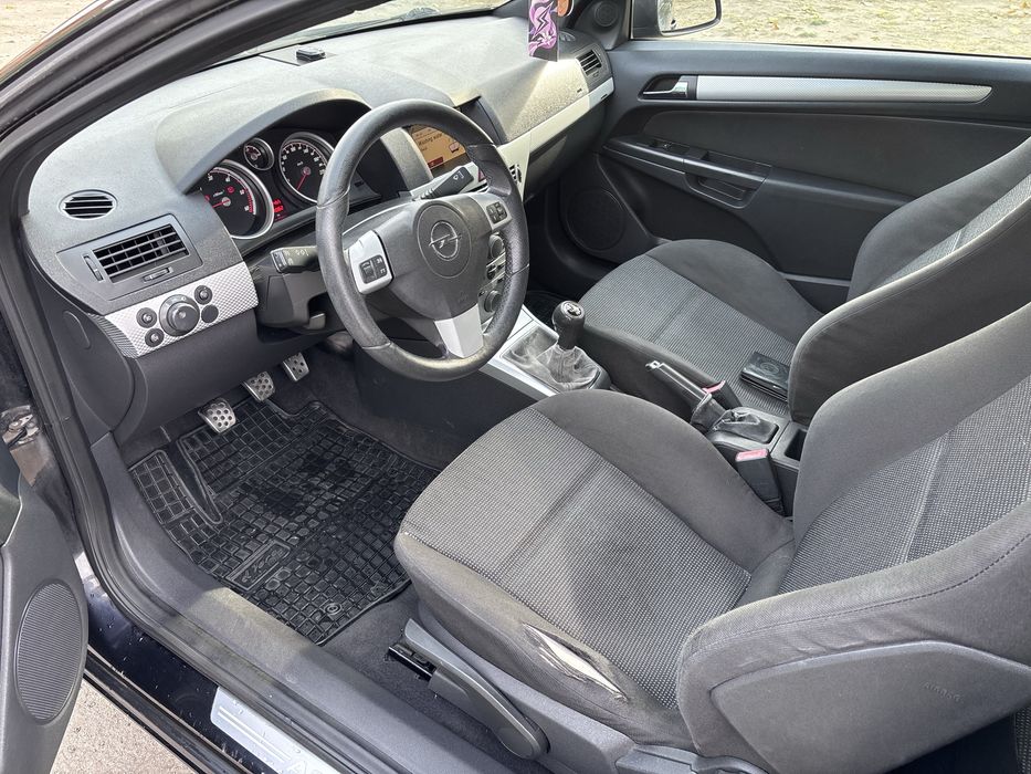 Opel astra h gtc