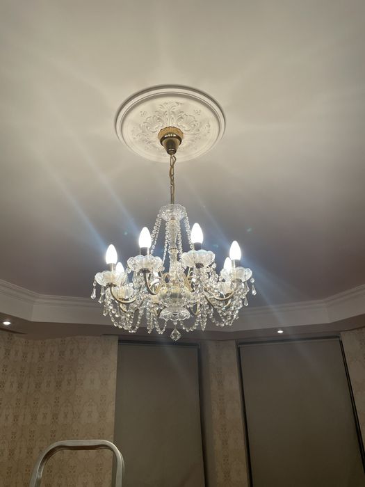 Люстры продам срочно